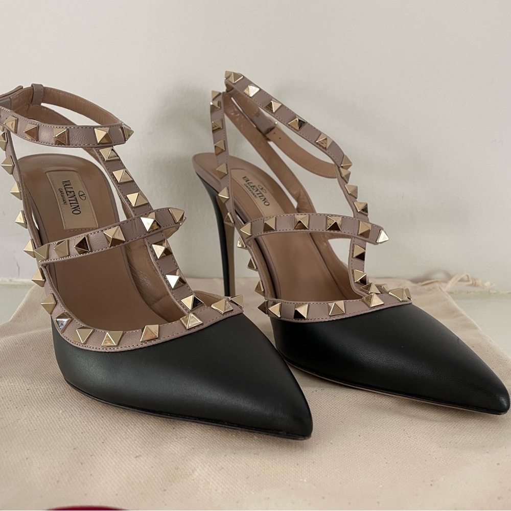 Women’s Valentino Nude and Black Stilettos in EU 38.5 or US size 8 women’s